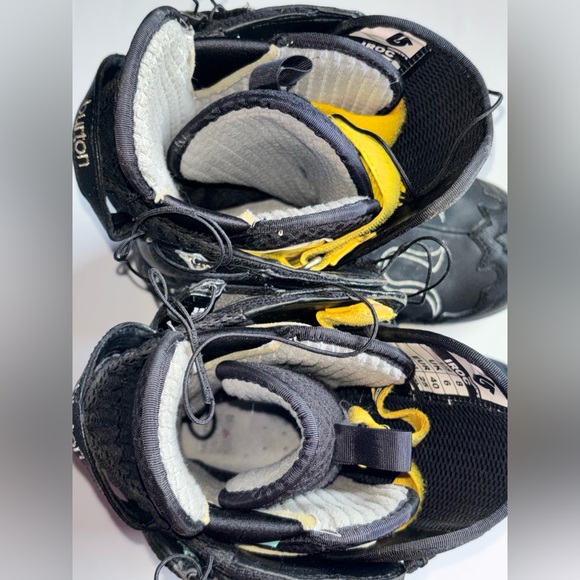Women’s Burton Snowboarding Boots SIZE 8 - Picture 2 of 11